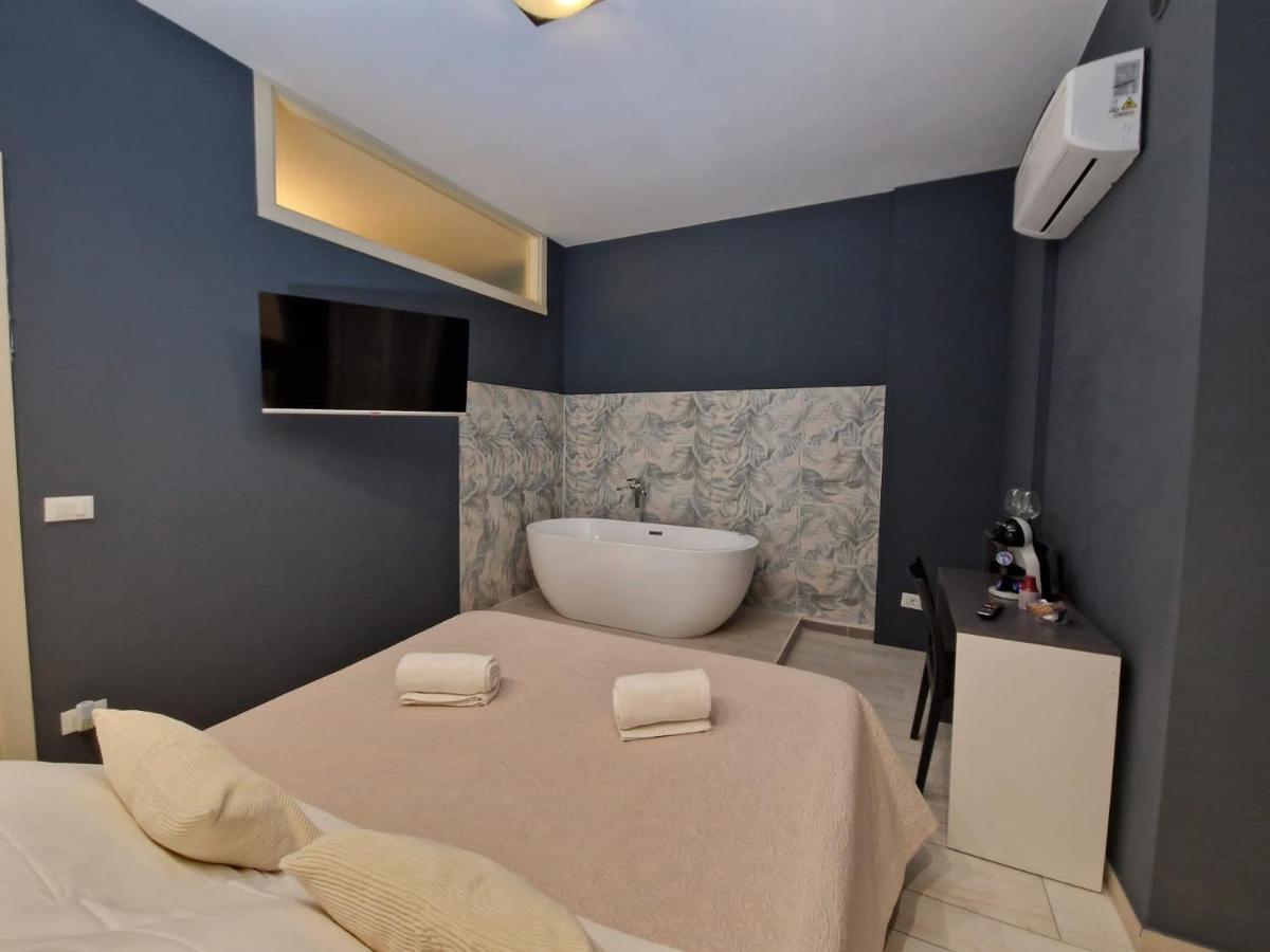Apartments Amica Таранто Екстериор снимка